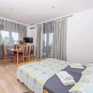 Gostinjska kuća Luxury Ivana, Kastela